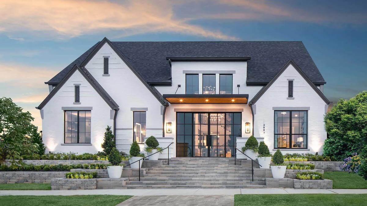Wow, Look at the Striking Symmetry of This Contemporary Facade