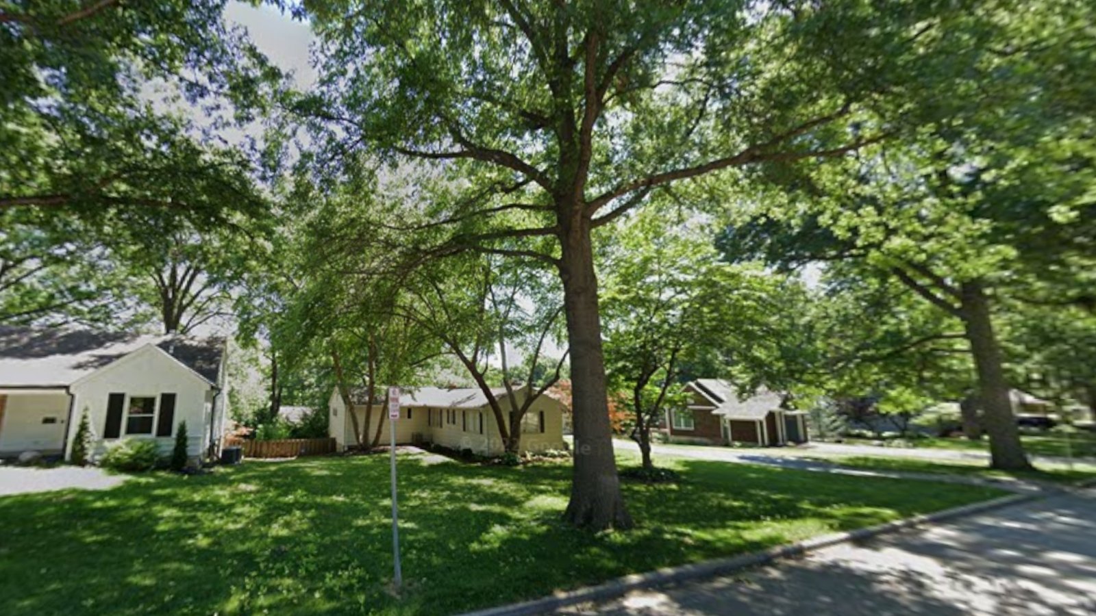 Leawood KS Town Image