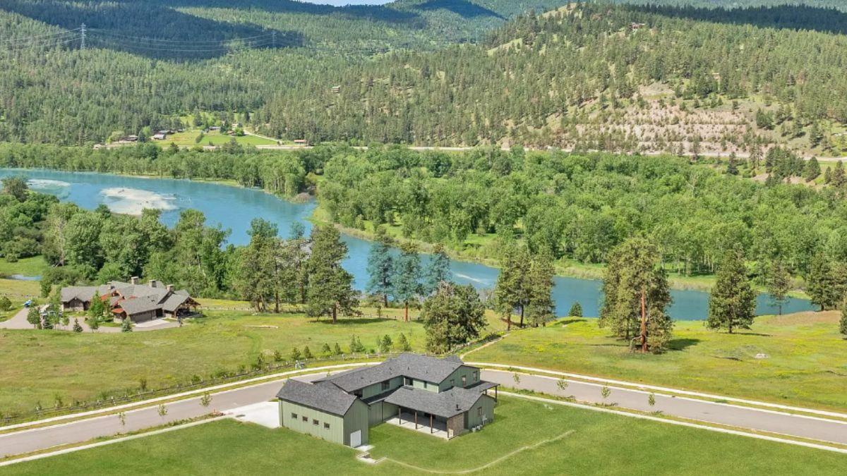 Riverside Modern Craftsman Home in a Scenic Mountain Valley