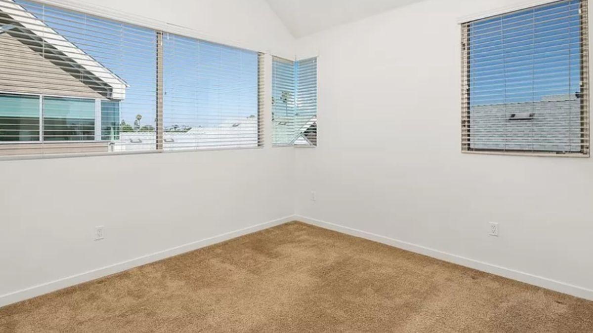 Look at the Light Pouring Through These Corner Windows
