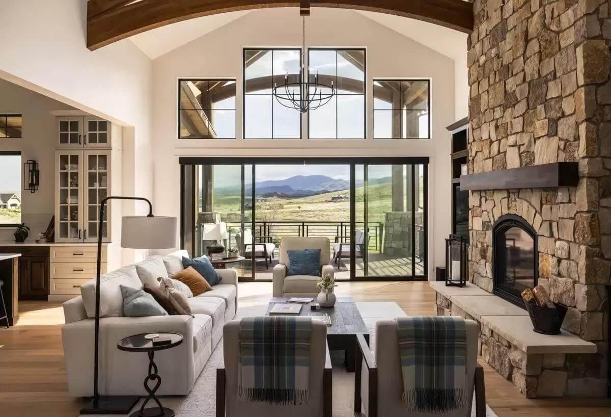 Soak in the Panoramic Views from This Vaulted Living Room