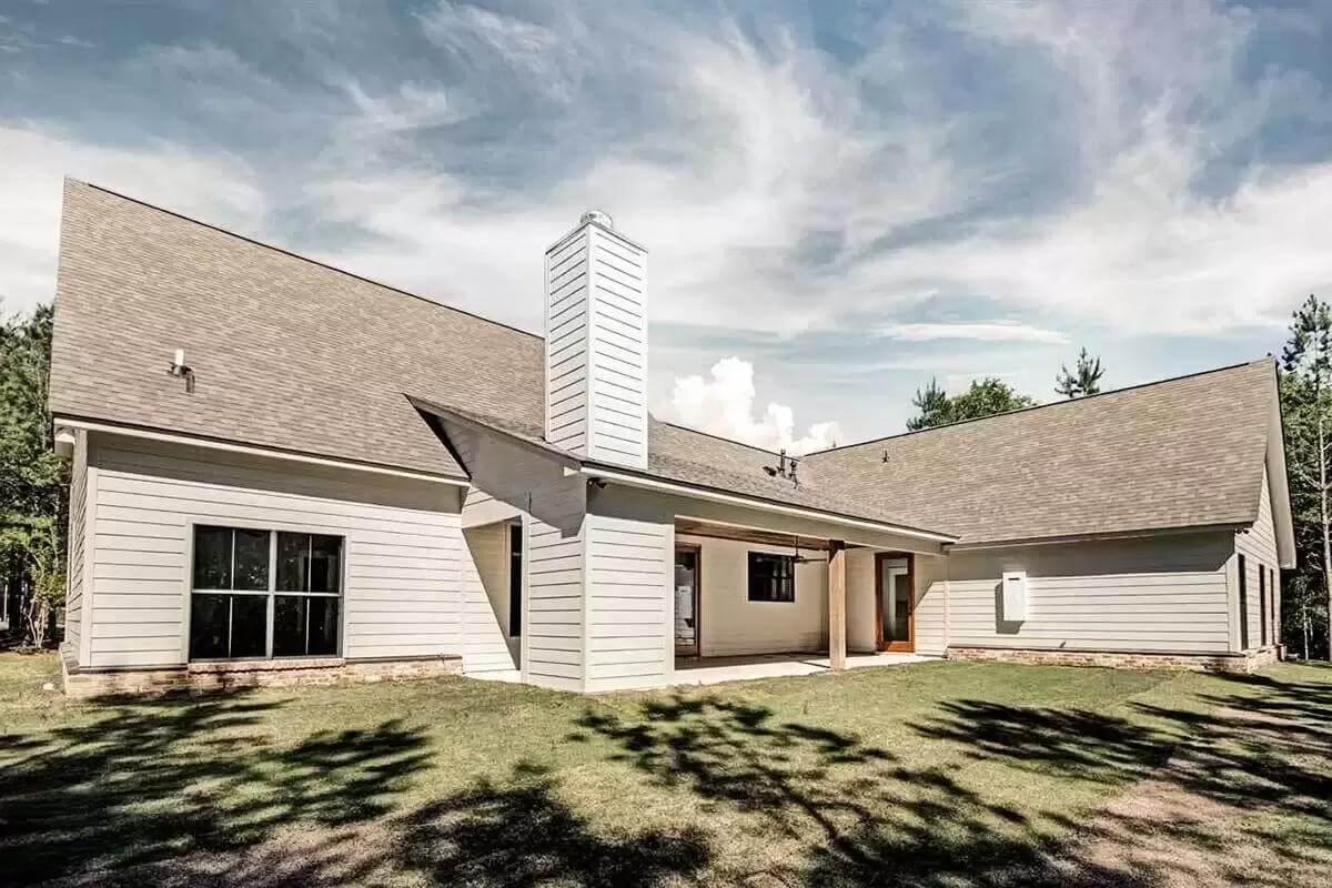 Clean Lines and Rustic Touches with Those Broad Rooflines
