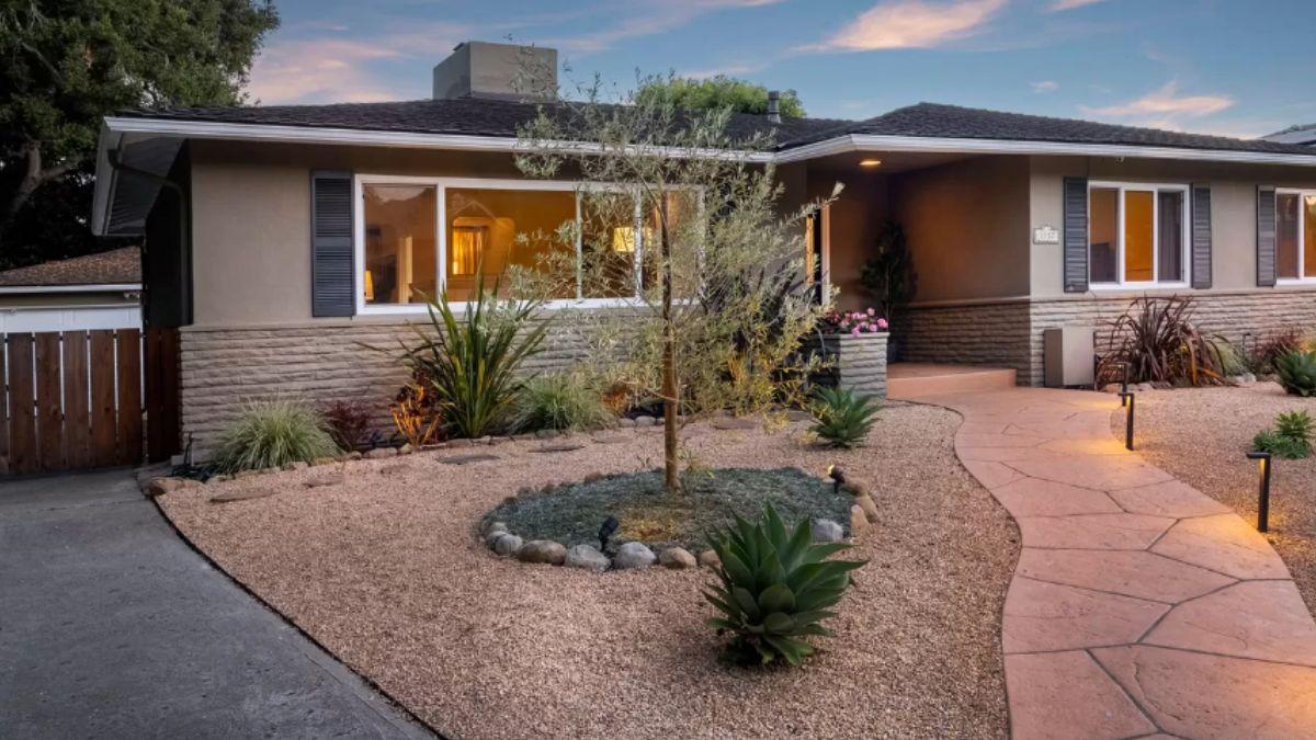 Look at This Mid-Century Home