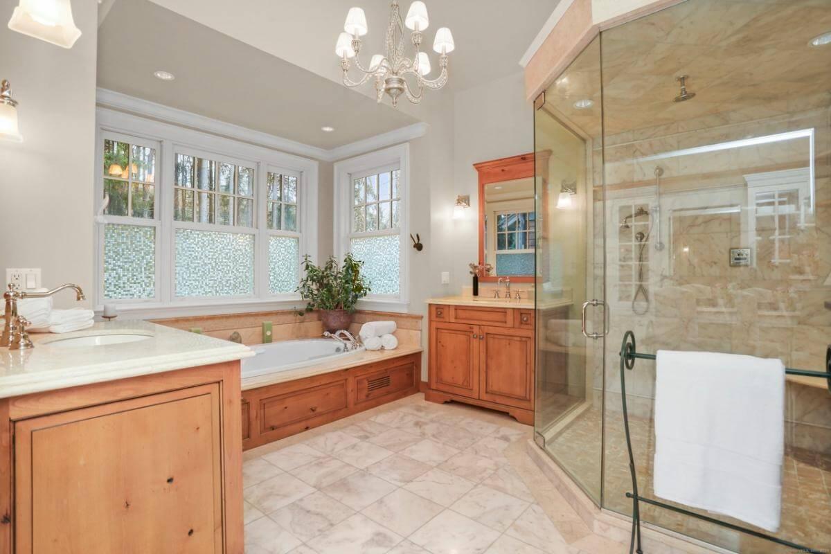Warm Wood Elements in This Tranquil Craftsman Bathroom