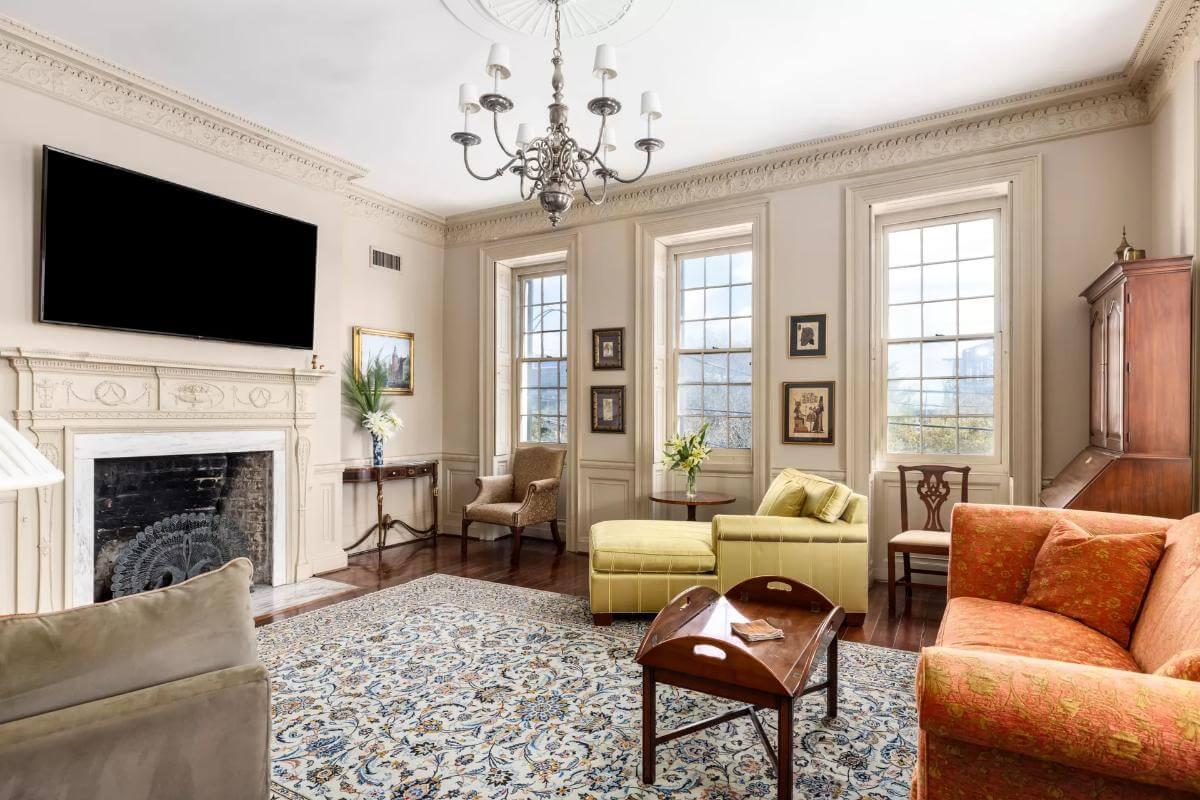 Elegant Living Room with Ornate Details and a Touch of Vintage