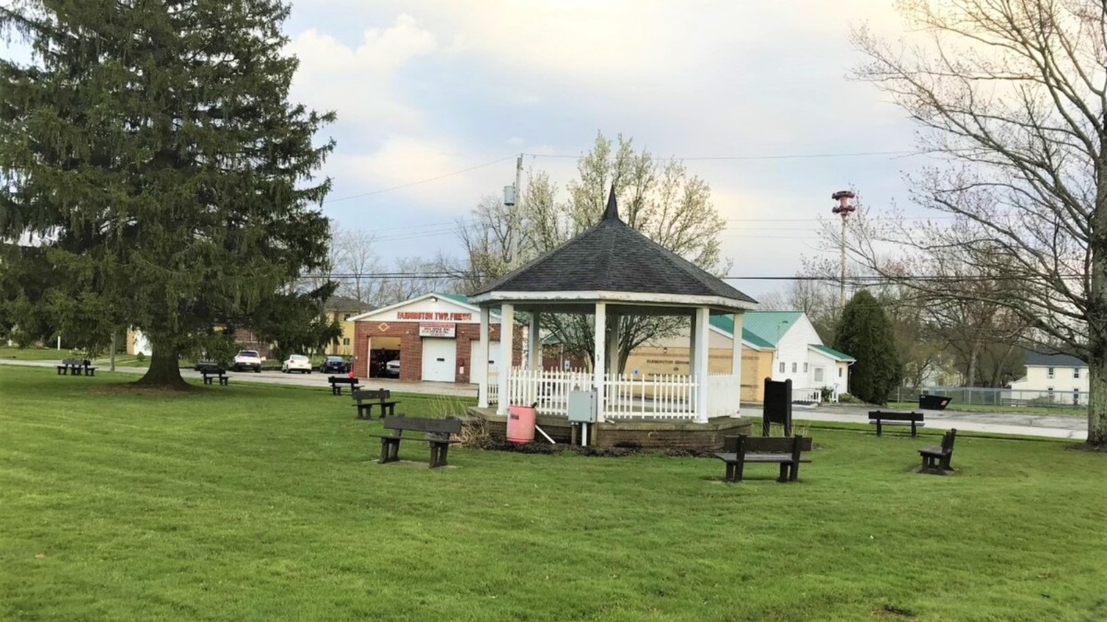 West Farmington OH Town Image