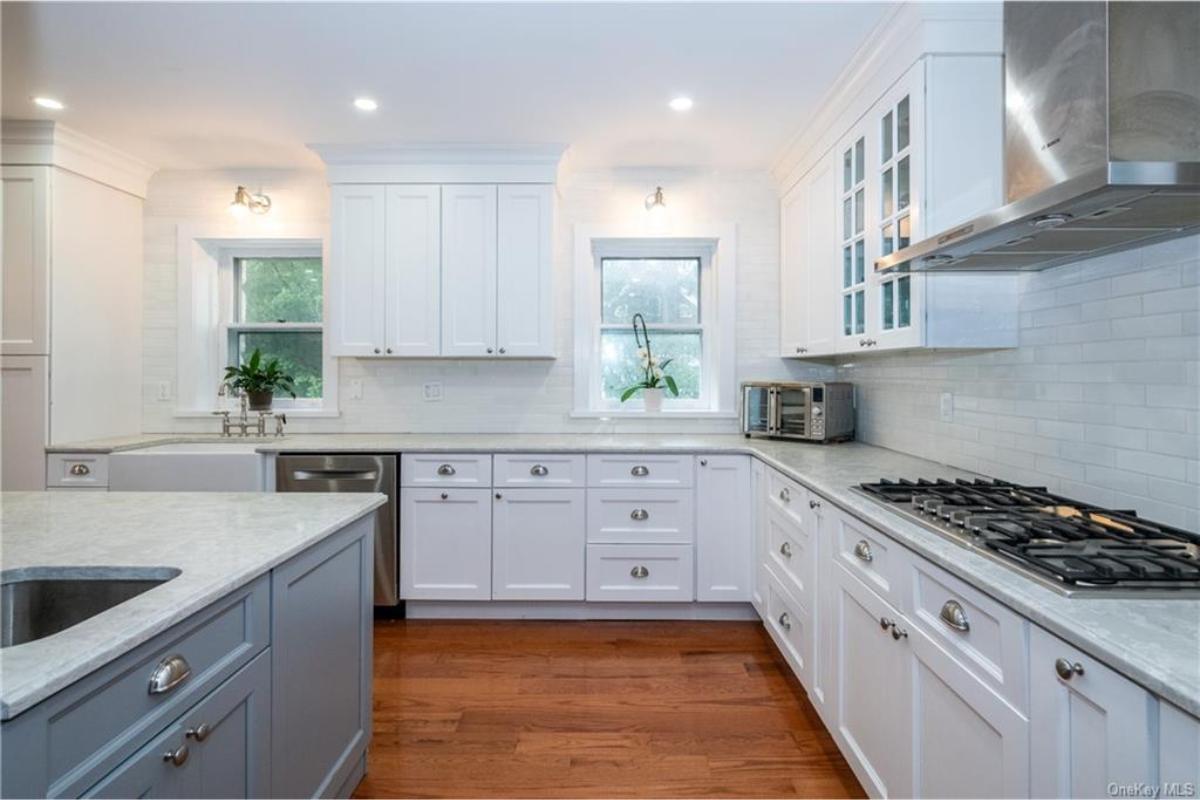 Admire the Clean Lines and Soft Palette in This Craftsman Kitchen