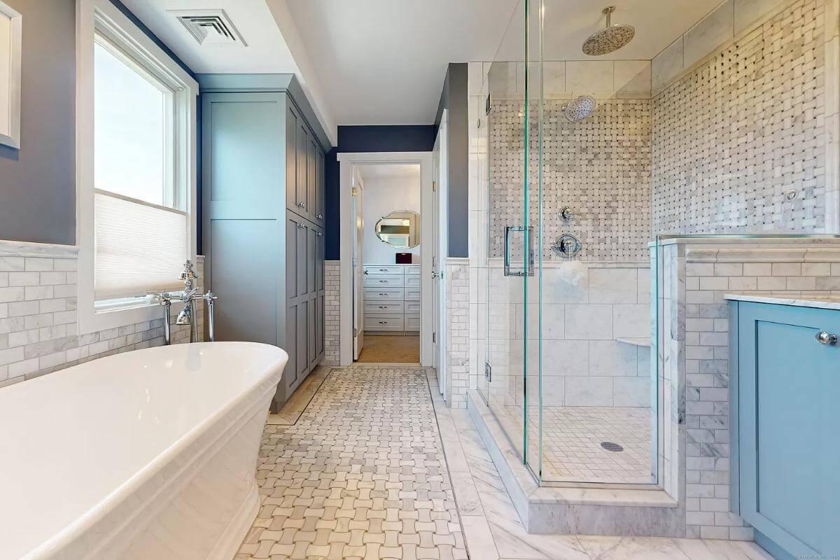 Experience the Classic Elegance of This Bathroom