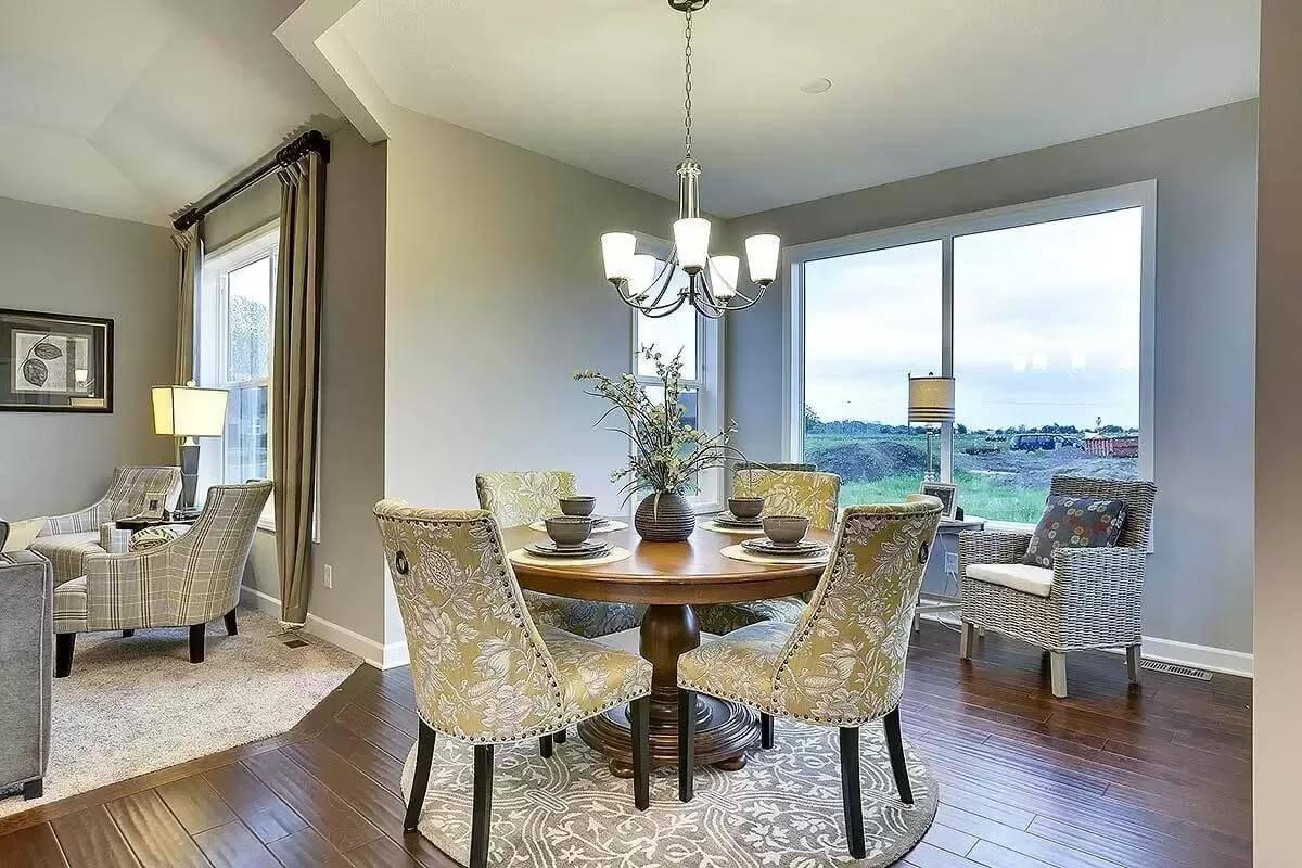 Look at the Charming Bay Window in This Craftsman Dining Nook