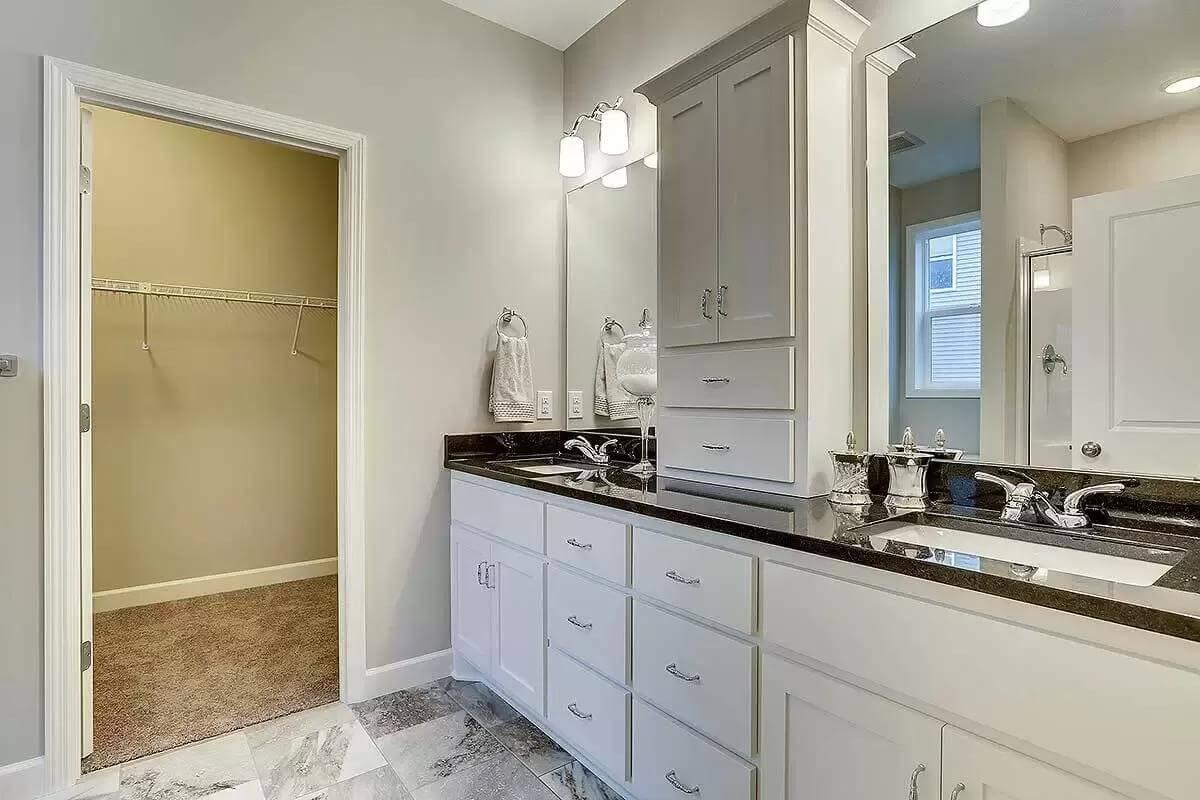 Twin Vanities and a Soft Palette in This Craftsman Bathroom