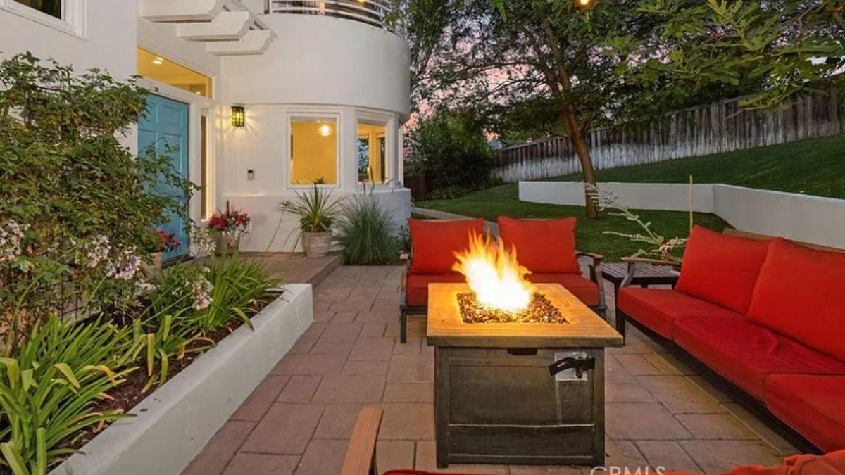 Evening Patio Ambiance with a Modern Fire Pit