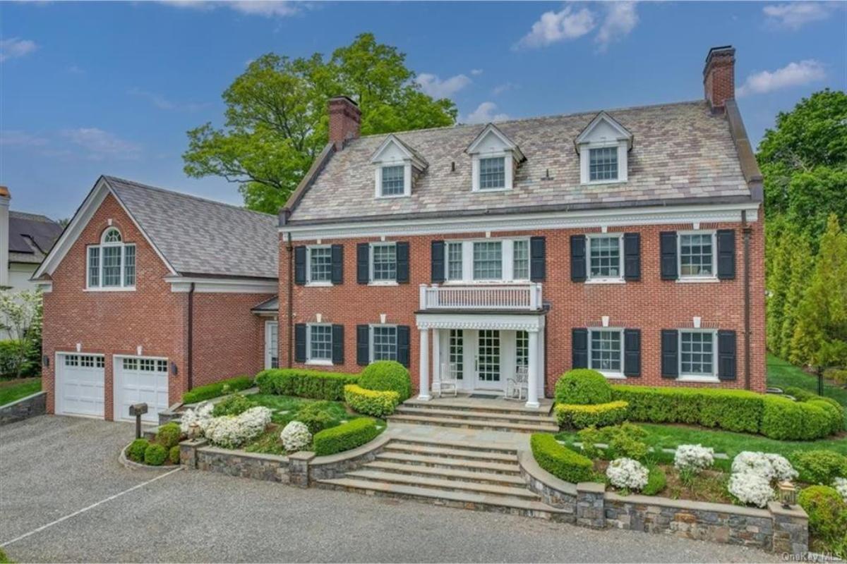 Classic Red Brick Facade with Inviting Symmetry