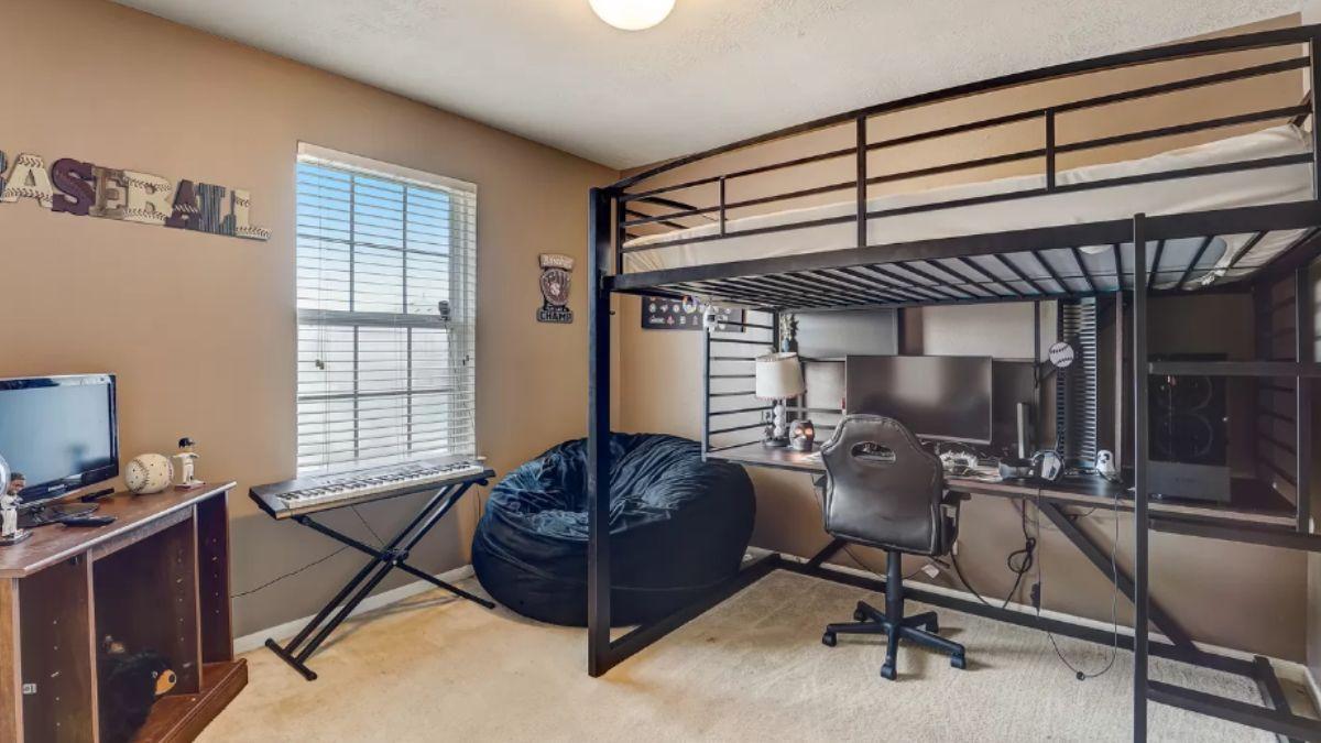 Smart Use of Space with a Lofted Bed and Gaming Station