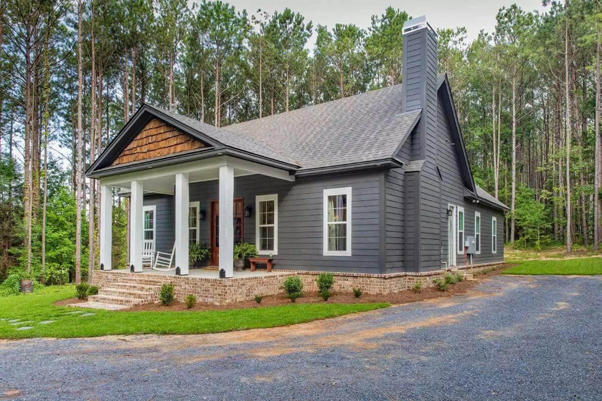 A Classic Craftsman Home Set Against a Woodland Backdrop