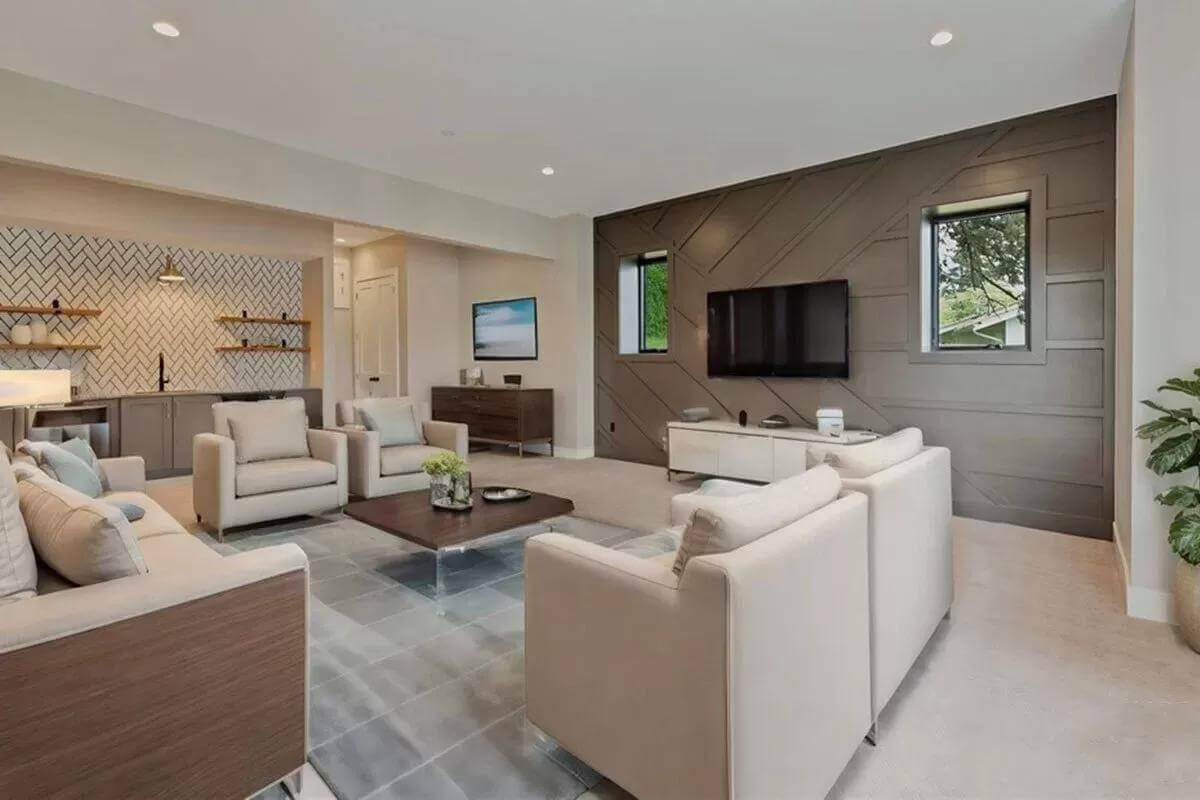 Check Out the Chic Accent Walls in This Sophisticated Living Room