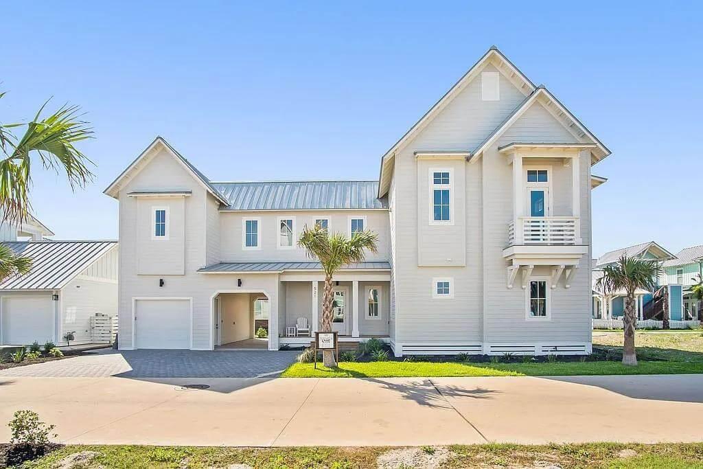 Charming Beachside Home with a Touch of Modern Elegance