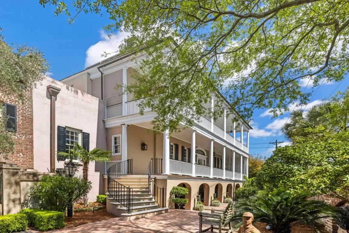 Check Out the Dual Verandas in This Classic Southern Retreat
