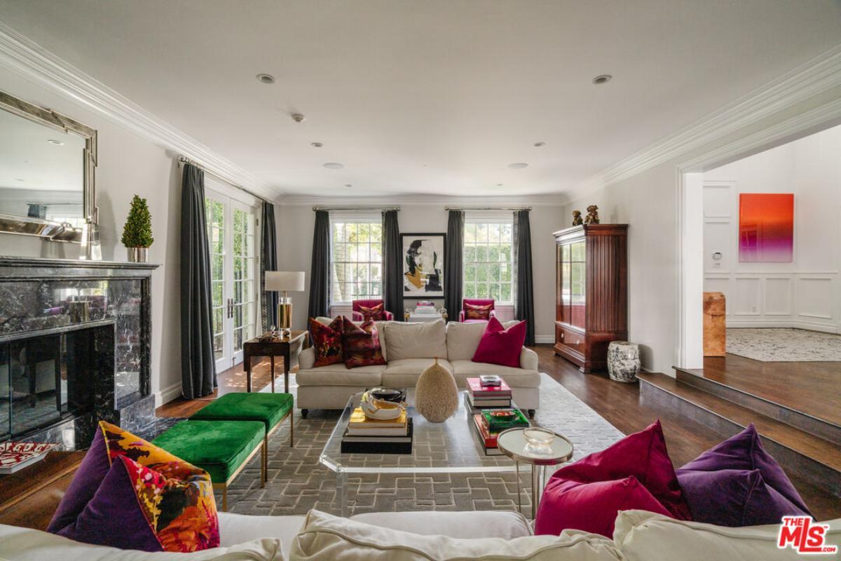 Living Room Charm with Bold Pops of Color and Luxurious Textures