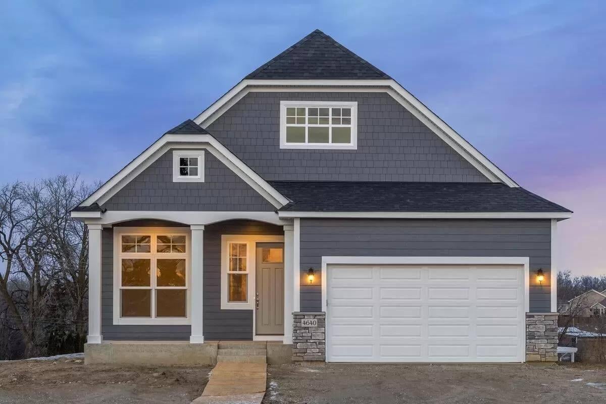Check Out the Symmetrical Appeal of This Classic Craftsman Facade