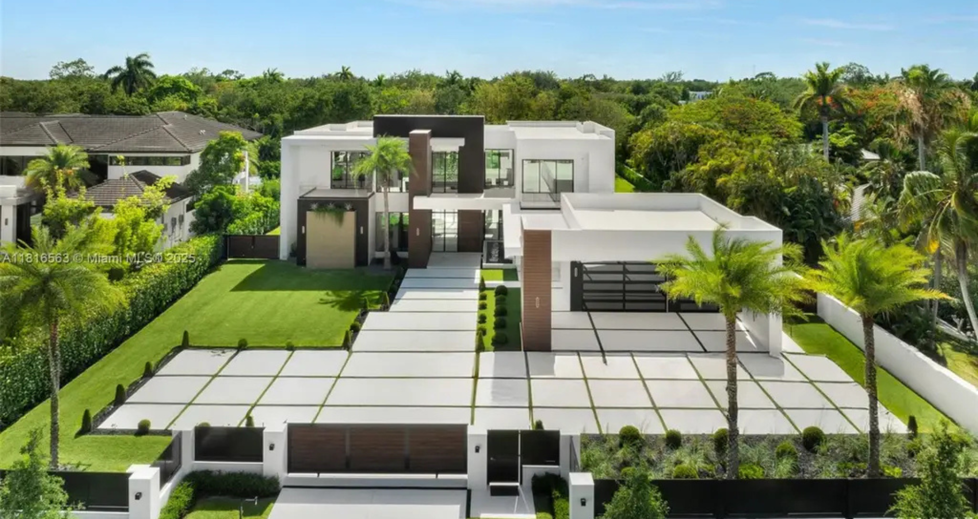 Explore 6,698 Sq. Ft. of Modern Luxury in Miami, Florida, Featuring an Elevator, Full Smart Home Automation, and Space for a Private Sports Court