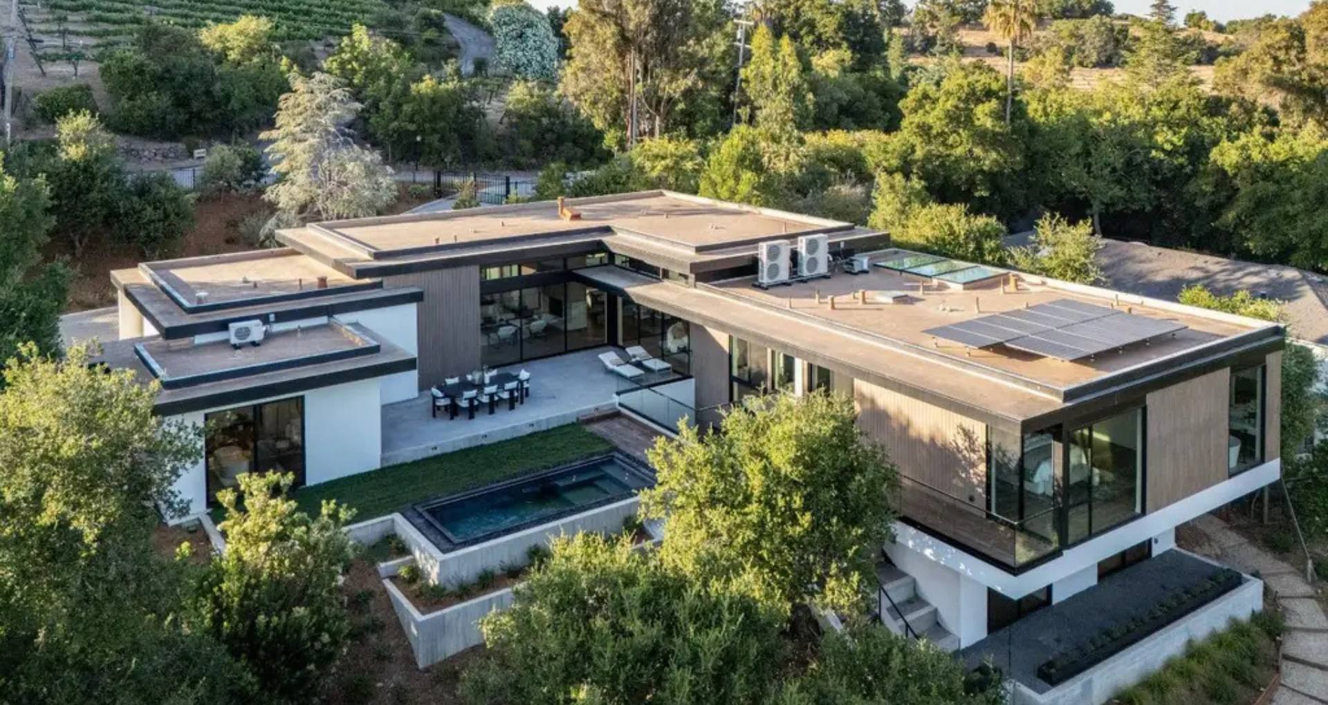 Explore This 5,020 Sq. Ft. Organic Modern Gem in Los Altos Hills, California, Featuring Smart Tech, Zen Terrace, and Panoramic Views
