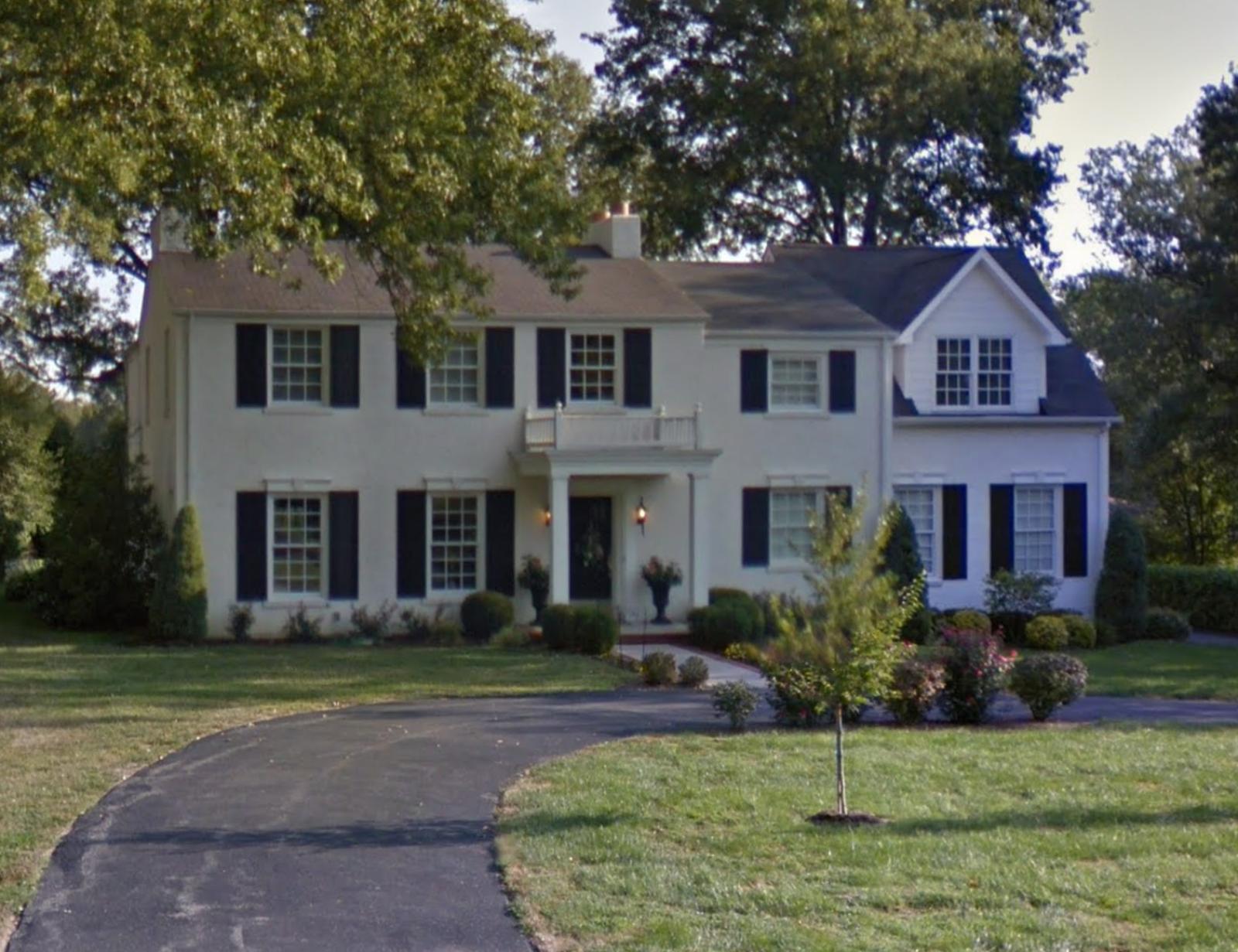 Ladue Town Image