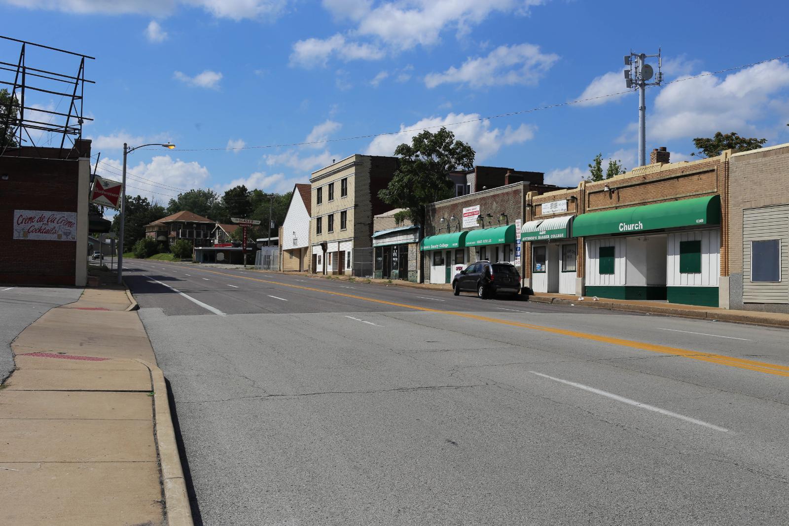 Pine Lawn Town Image