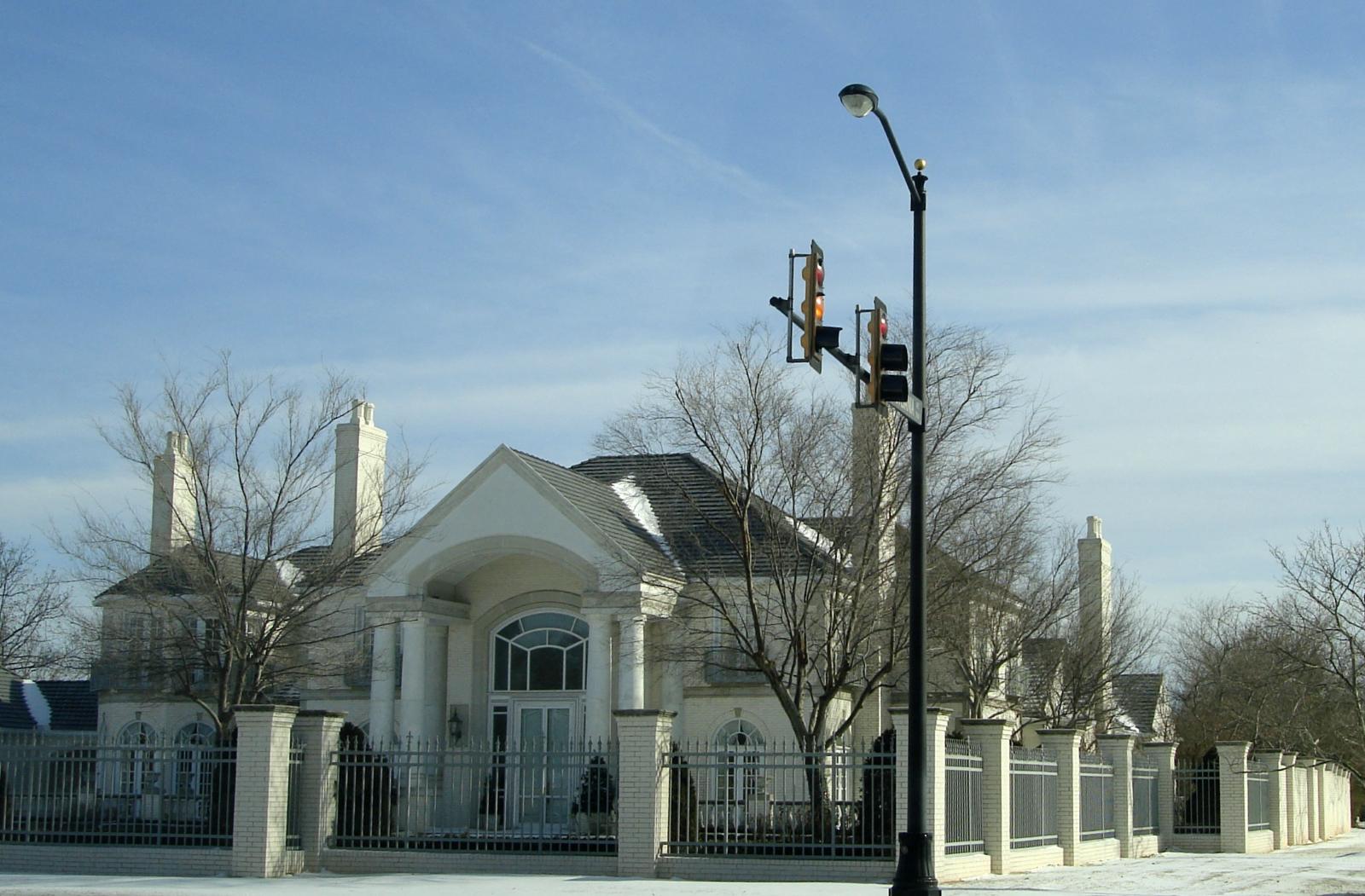 Nichols Hills Town Image