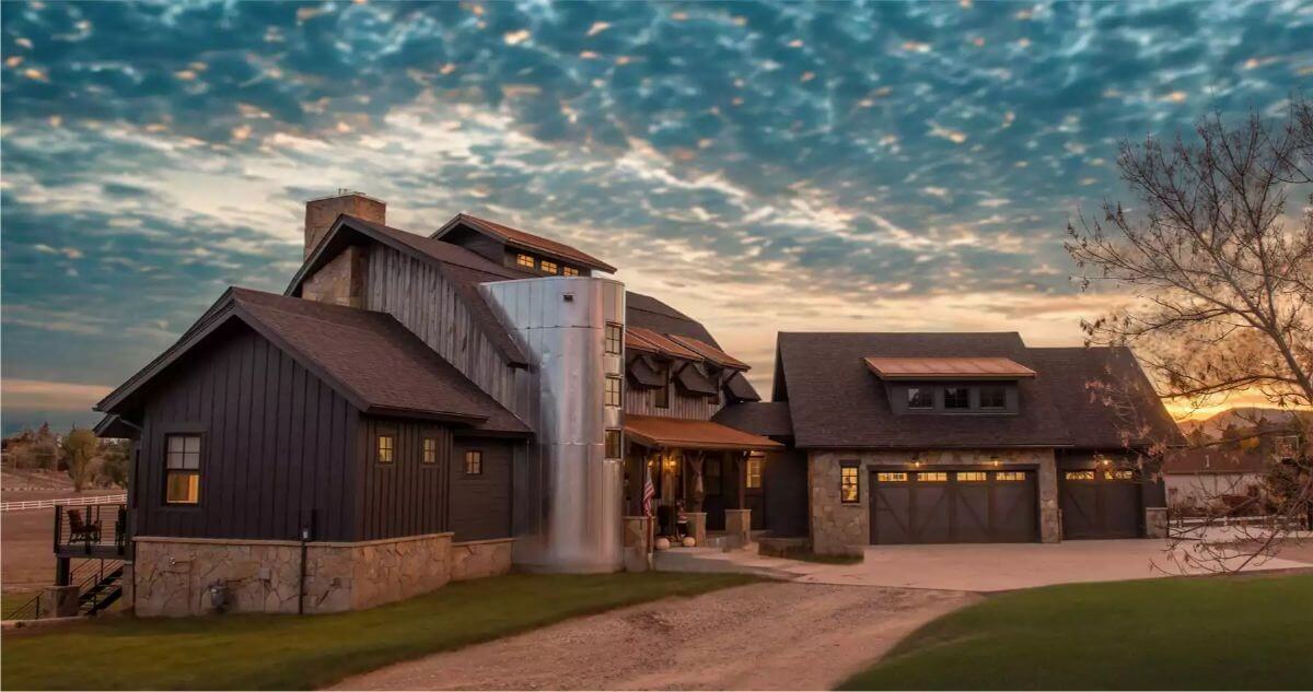 Farmhouse-Style 4-Bedroom Starlit Silo Home with Loft and Angled Garage (Floor Plan)