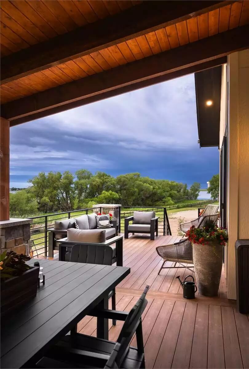 Deck