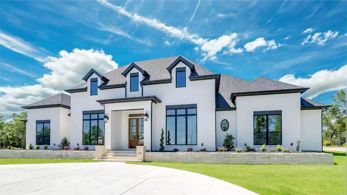 French Quarter 4-Bedroom French Country-Style Home for a Corner Lot with Covered Patio (Floor Plan)
