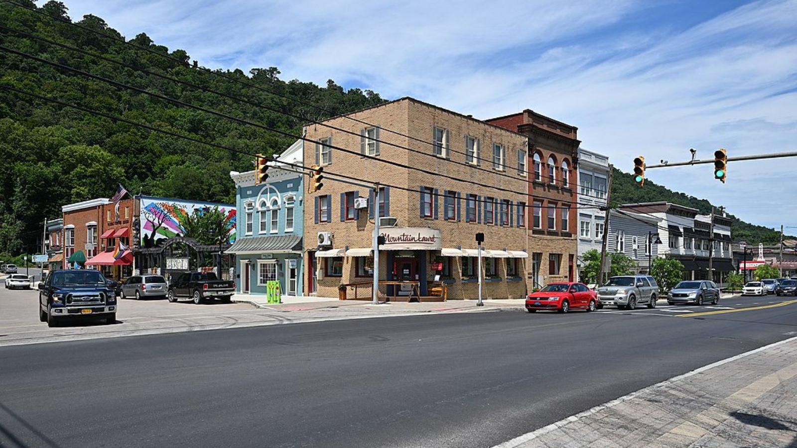 Berkeley Springs Town Image