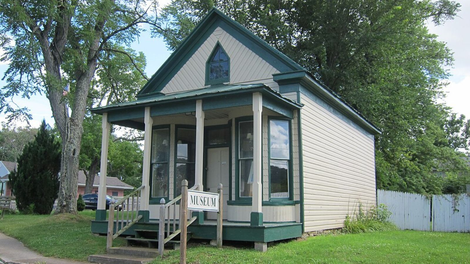 Capon Bridge Town Image