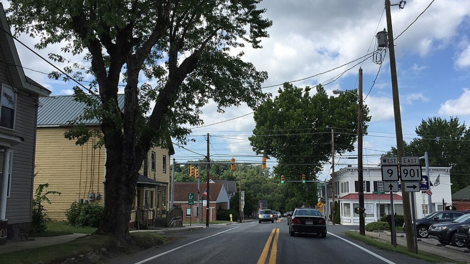 Hedgesville Town Image
