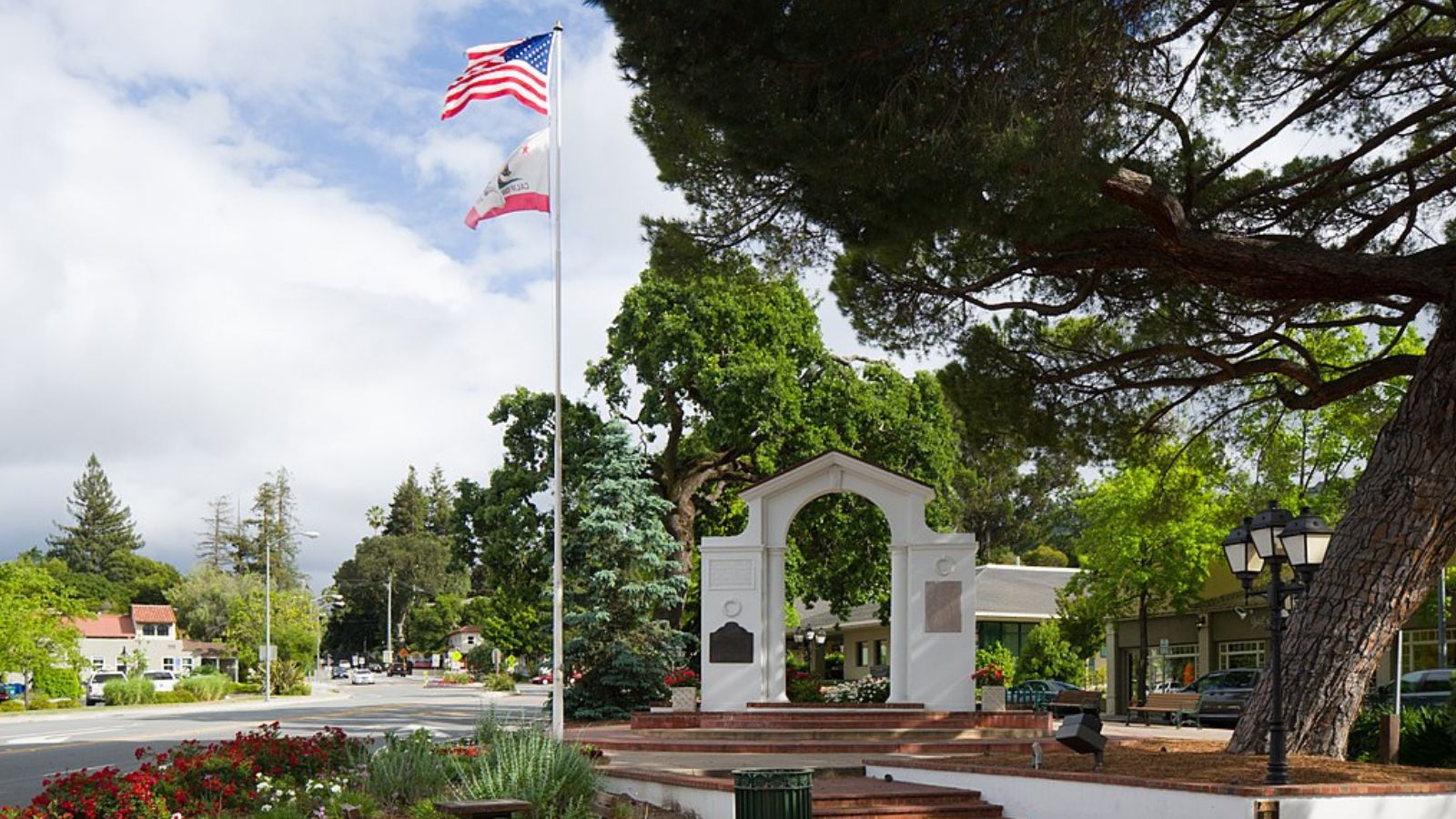 Saratoga Town Image