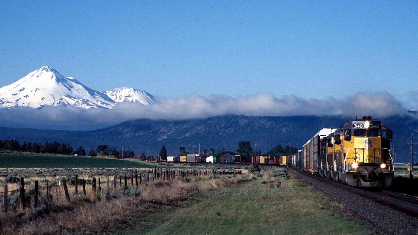 Macdoel Town Image