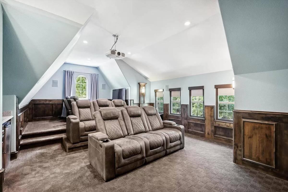 Experience Movie Nights in This Intimate Home Theater Loft