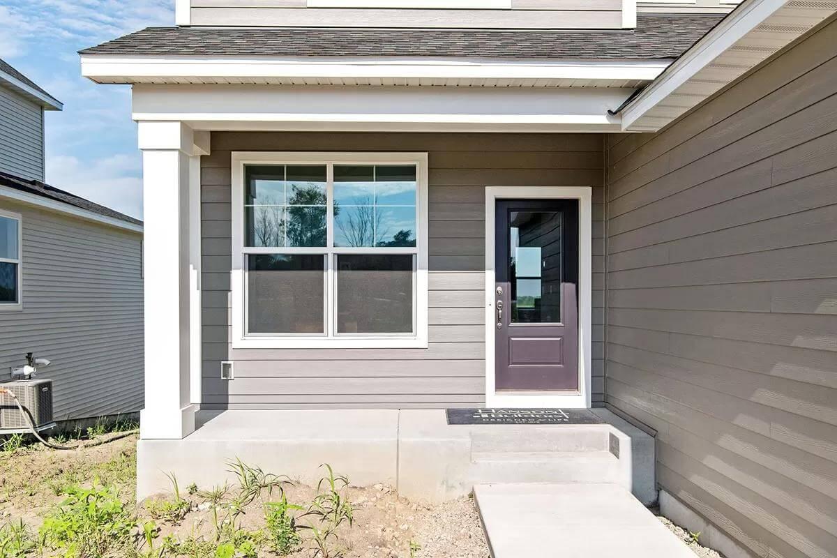 Simple and Clean Entryway with Classic Craftsman Elements