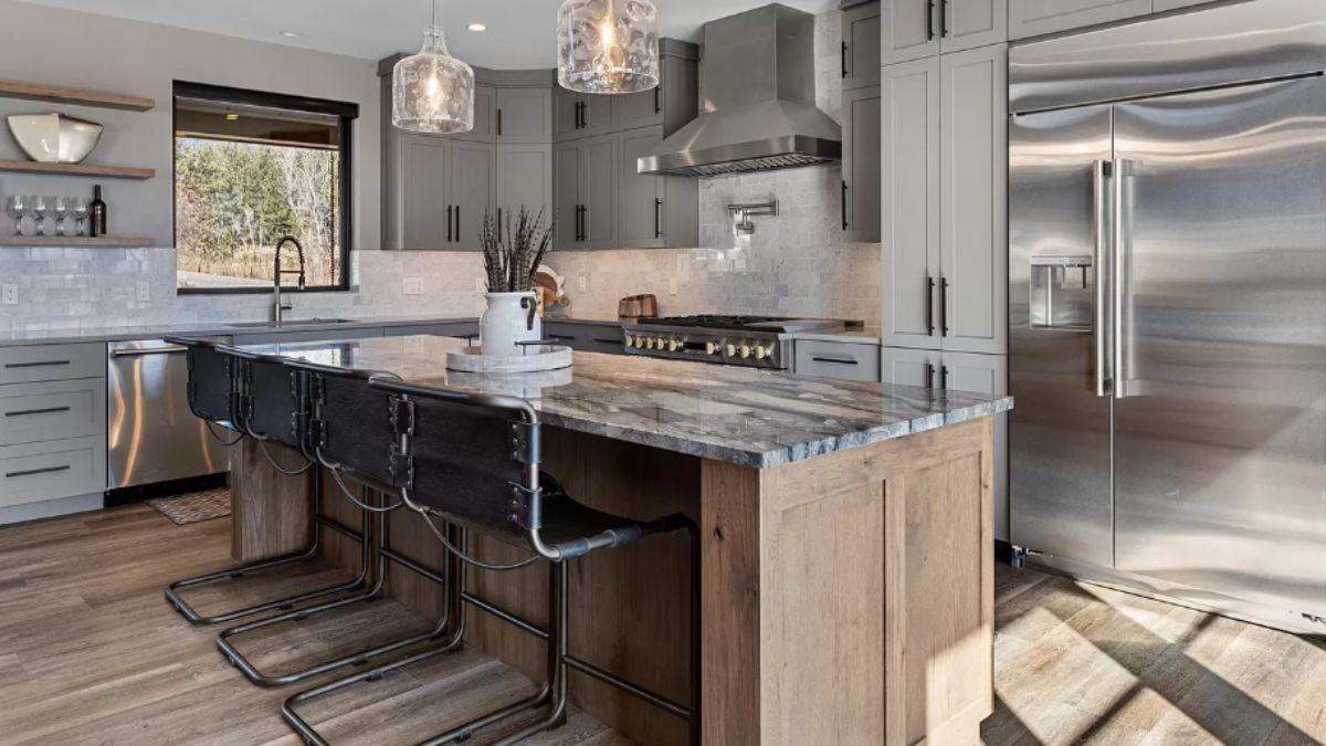 Explore the Chic Style of This Modern Kitchen with Striking Countertops