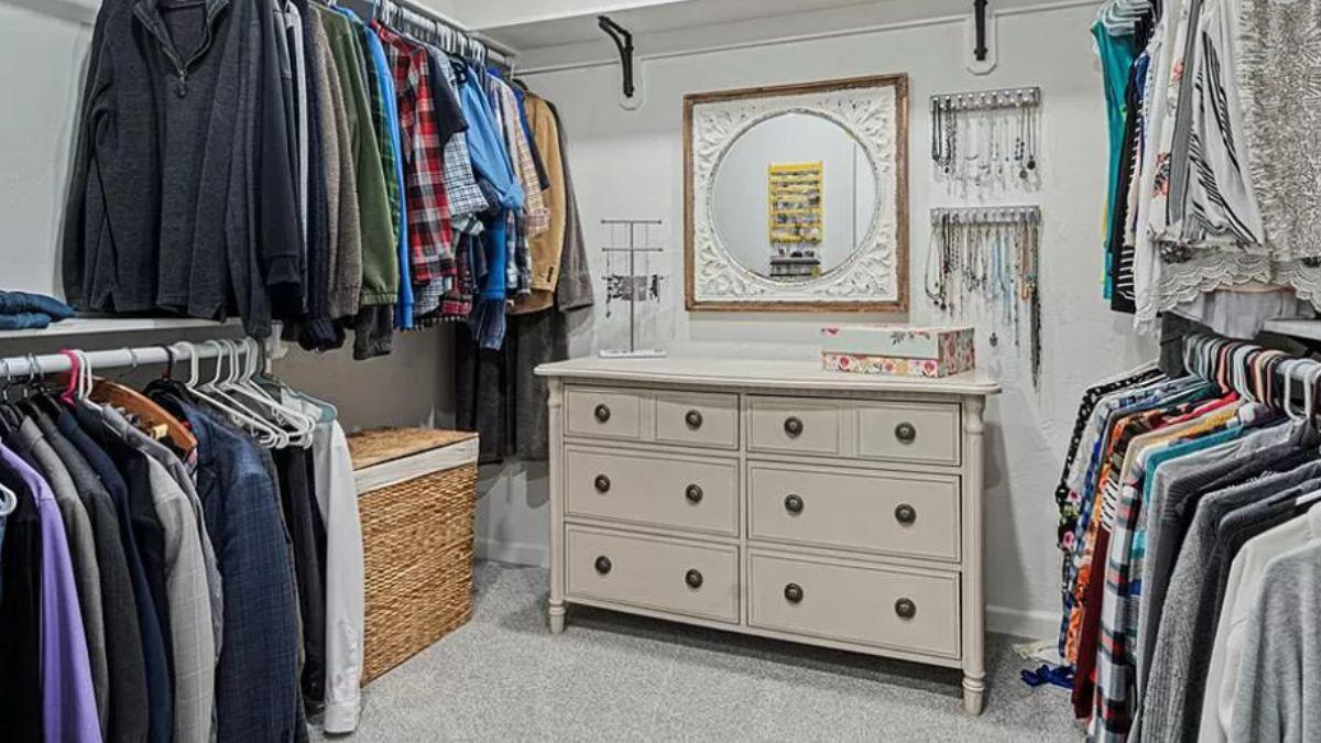 Dive Into This Organised Walk-In Closet with Dual Hanging Rails