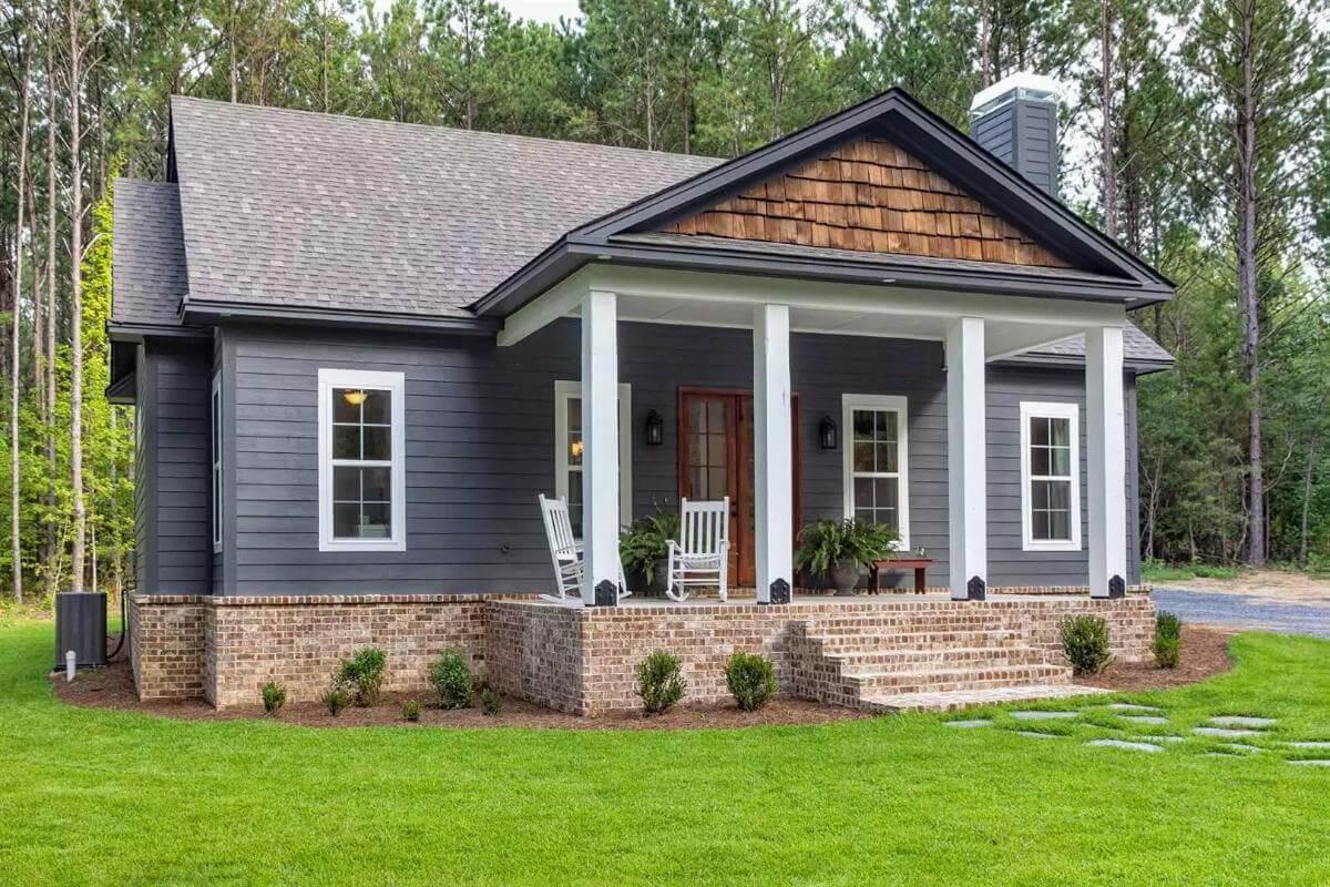 Classic Craftsman Porch with Bold Columns and Brick Steps