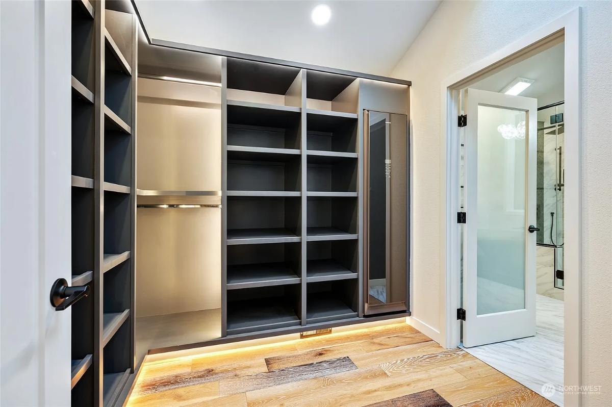 Explore the Innovative Lighting Accents in This Modern Closet