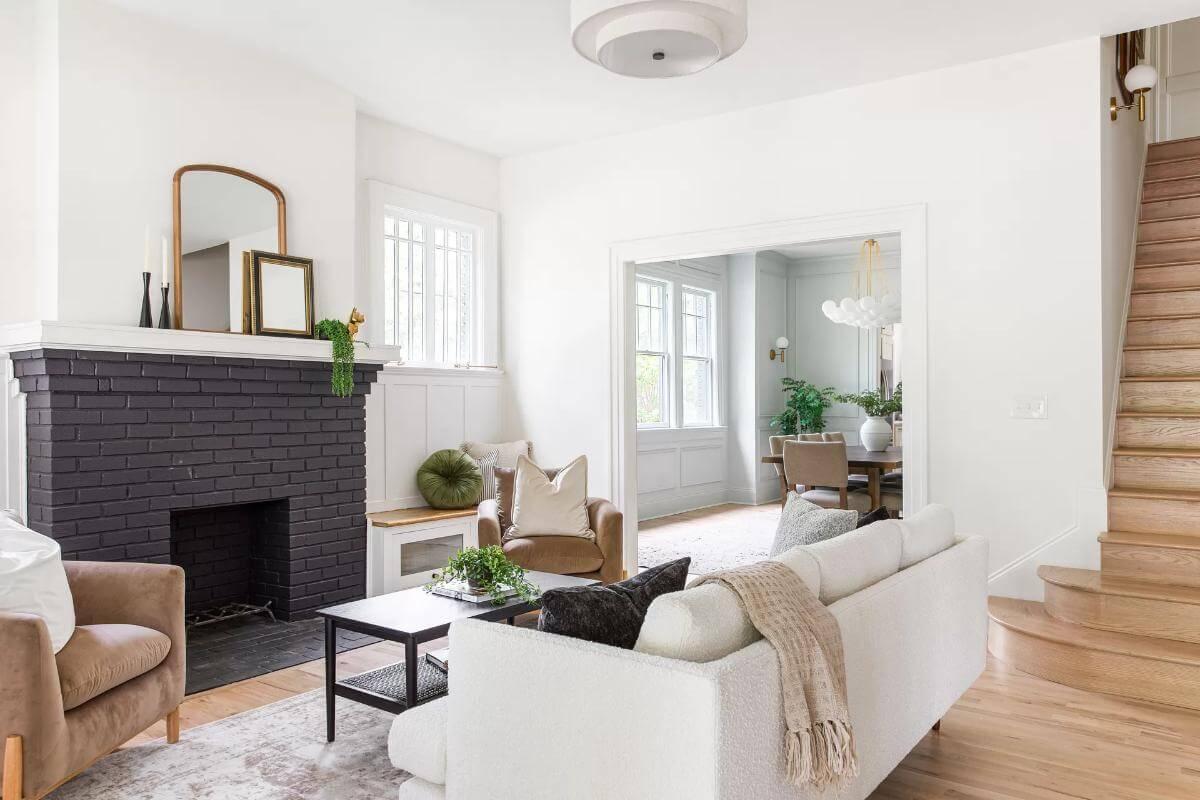 Look at the Bold Contrast of This Craftsman Living Room Fireplace