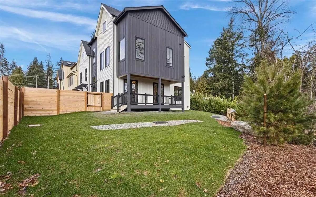 Check Out This Modern Exterior with Contrasting Textures