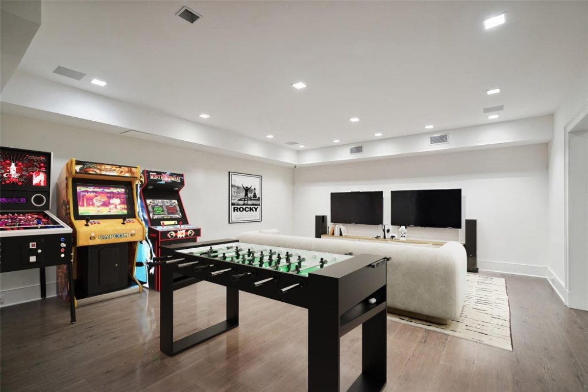 13,986 Sq. Ft. Mansion in Armonk, NY ($6,950,000)