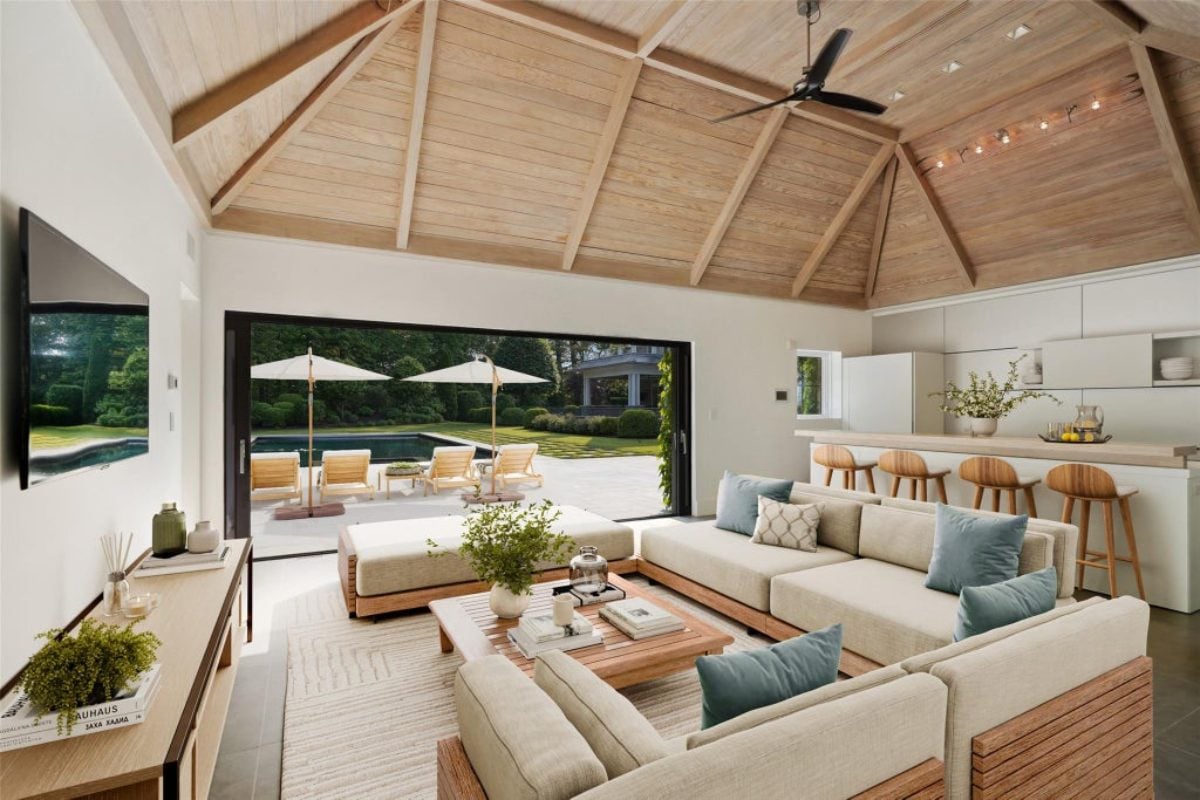 13,986 Sq. Ft. Mansion in Armonk, NY ($6,950,000)