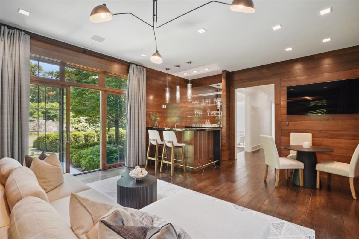 13,986 Sq. Ft. Mansion in Armonk, NY ($6,950,000)