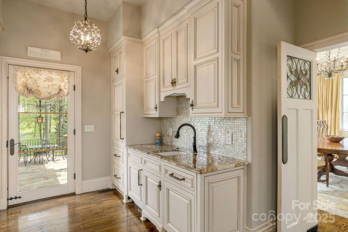 10,674 Sq. Ft. Mansion in Asheville, NC ($8,500,000)