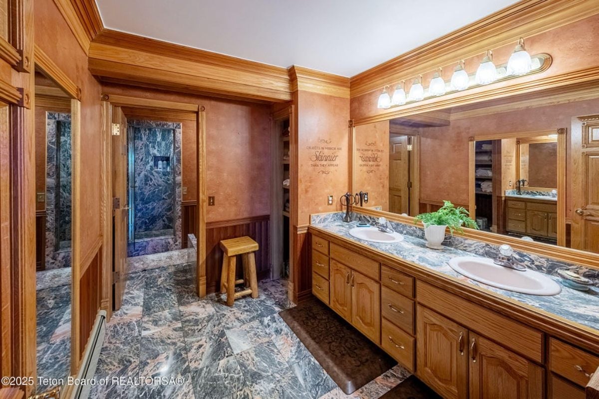 9,470 Sq. Ft. Mansion in Bedford, WY ($13,490,000)