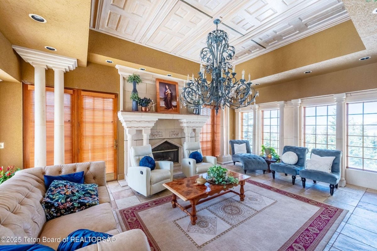 9,470 Sq. Ft. Mansion in Bedford, WY ($13,490,000)